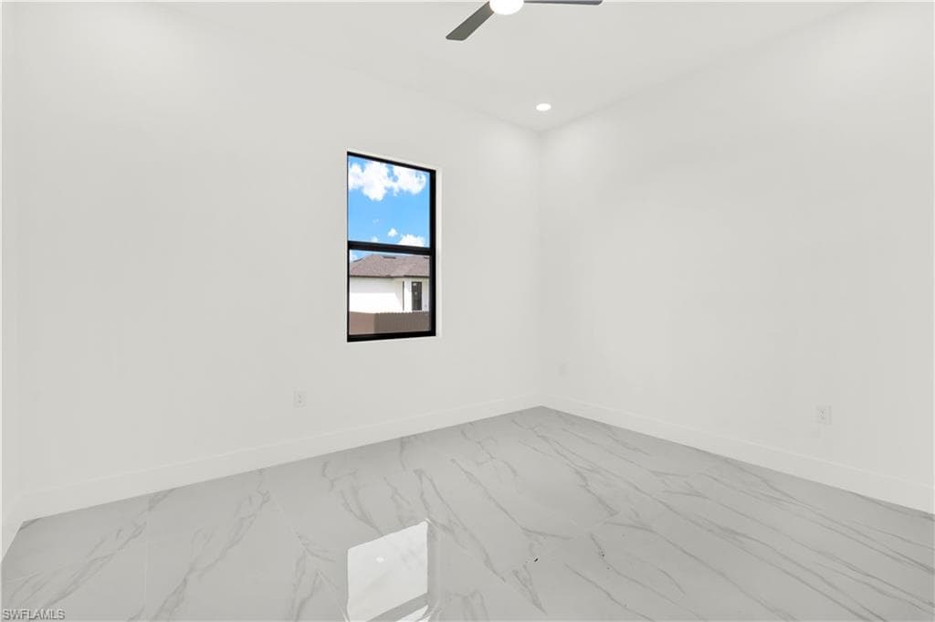 916 Manresa AVE S-15