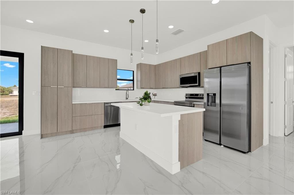 916 Manresa AVE S-2