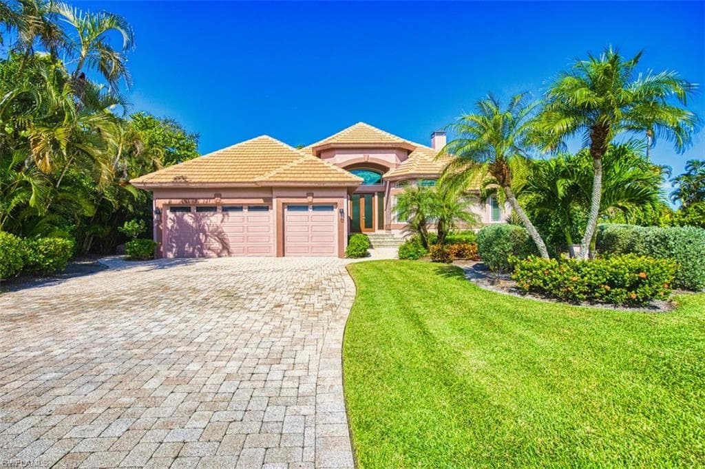 1255 Sand Castle RD, SANIBEL FL 33957-5