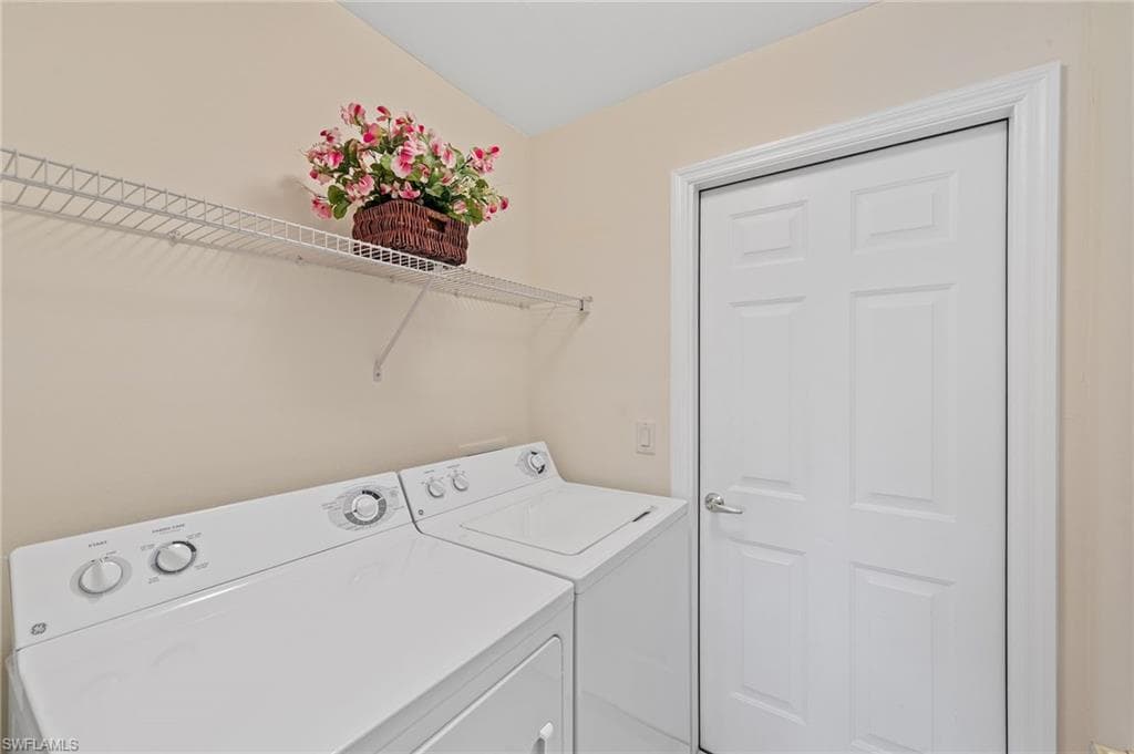 9933 Horse Creek RD, FORT MYERS FL 33913-31