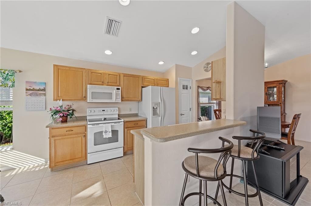 9933 Horse Creek RD, FORT MYERS FL 33913-19