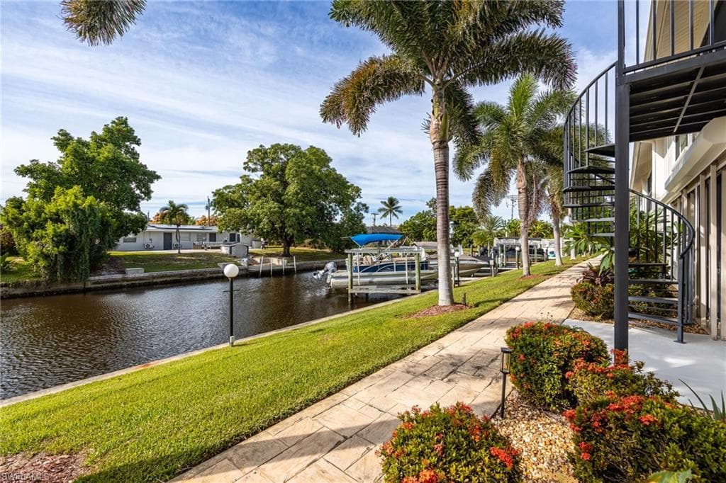 4904 Vincennes ST # 103, CAPE CORAL FL 33904-26