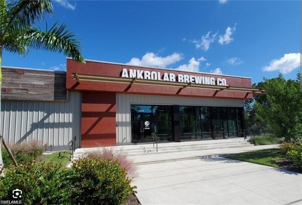 4613 Bayshore DR # B8, NAPLES FL 34112-12