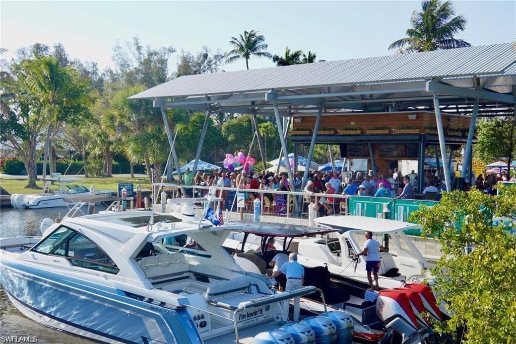 4613 Bayshore DR # B8, NAPLES FL 34112-24