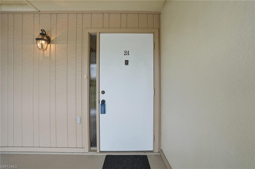 2079 Barkeley LN # 24, FORT MYERS FL 33907-13