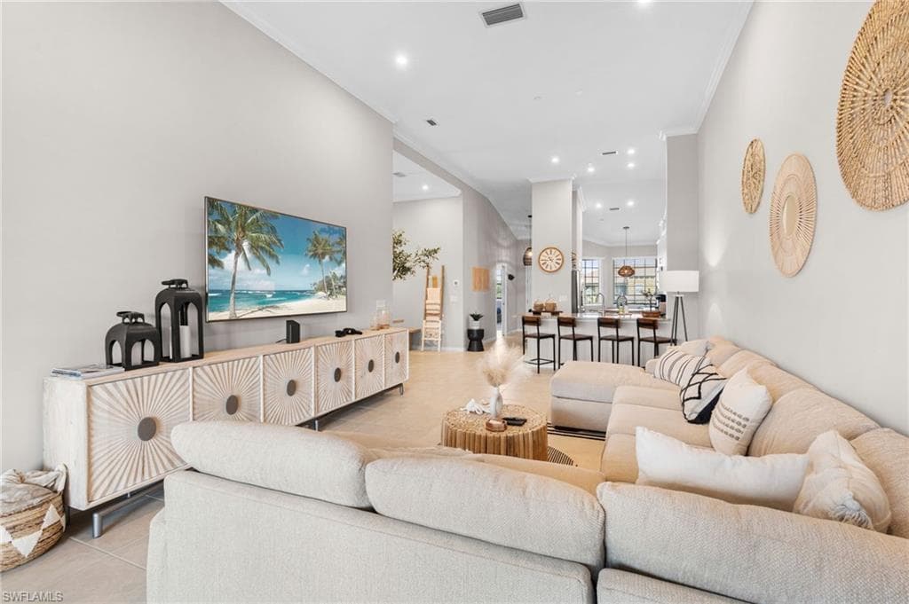 9402 Pocida CT # 202, NAPLES FL 34119-6