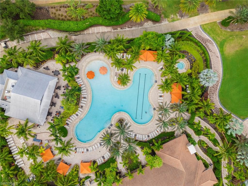 9402 Pocida CT # 202, NAPLES FL 34119-29