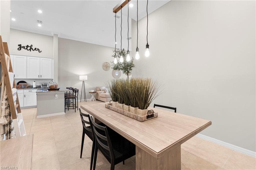 9402 Pocida CT # 202, NAPLES FL 34119-14