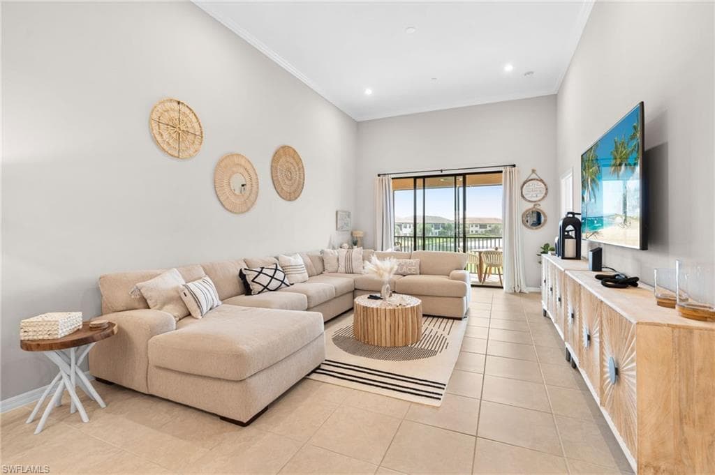 9402 Pocida CT # 202, NAPLES FL 34119-7