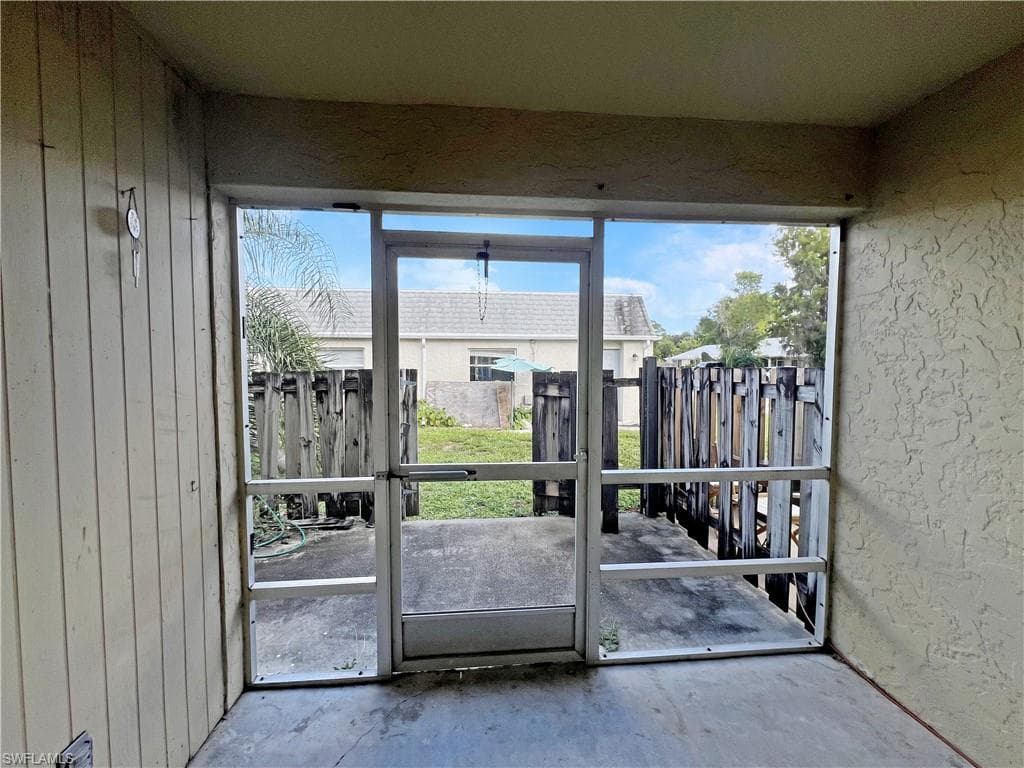 6635 Warwick CIR # 8, FORT MYERS FL 33919-19