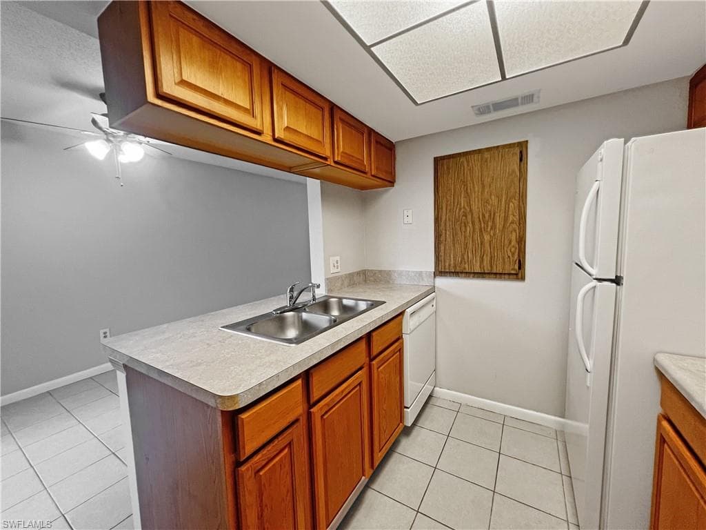 6635 Warwick CIR # 8, FORT MYERS FL 33919-8
