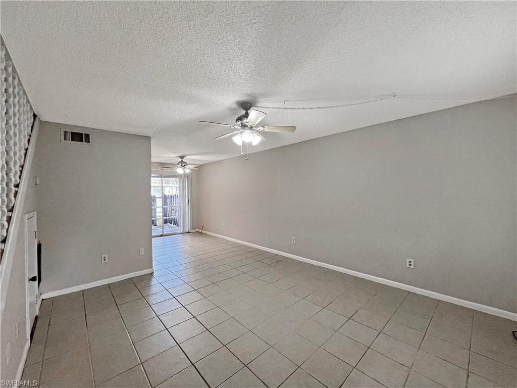 6635 Warwick CIR # 8, FORT MYERS FL 33919-3