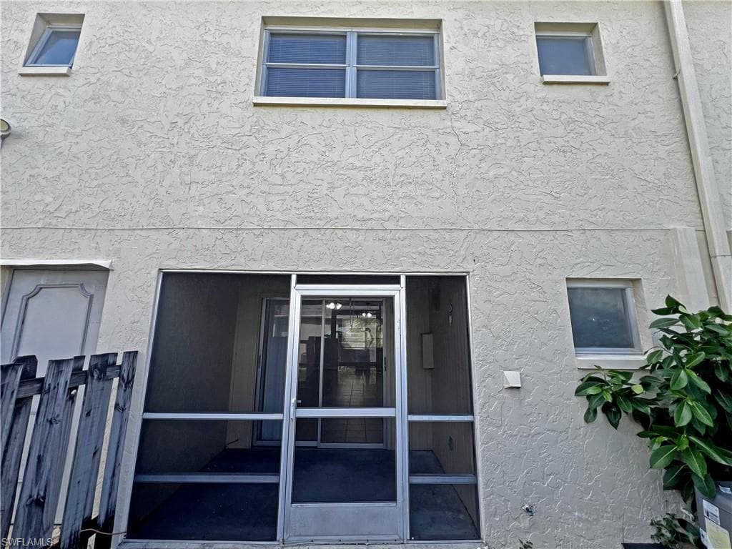 6635 Warwick CIR # 8, FORT MYERS FL 33919-20