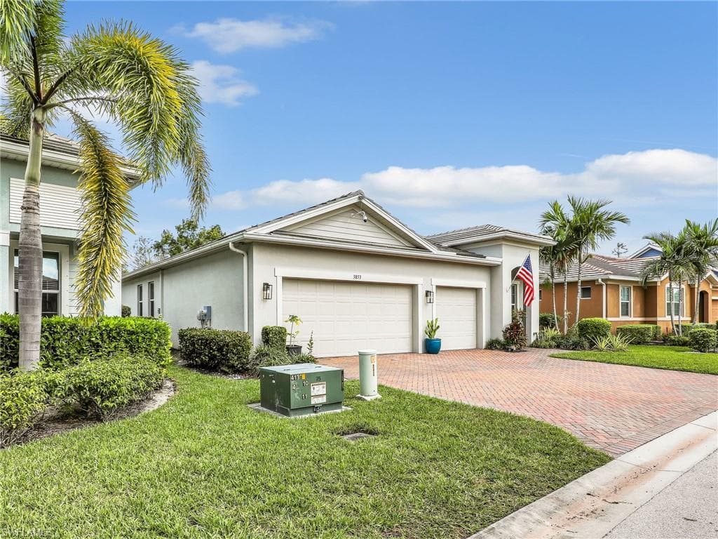 3853 Helmsman DR, NAPLES FL 34120-5