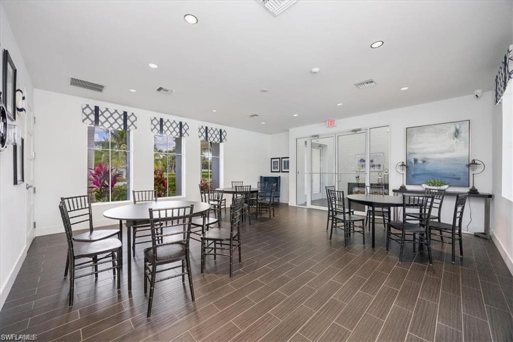 3853 Helmsman DR, NAPLES FL 34120-45