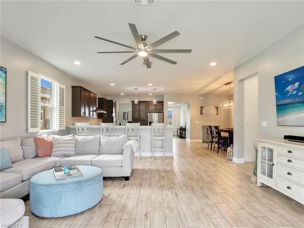 3853 Helmsman DR, NAPLES FL 34120-35