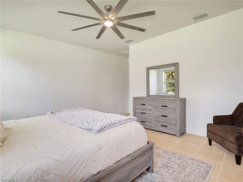3853 Helmsman DR, NAPLES FL 34120-29