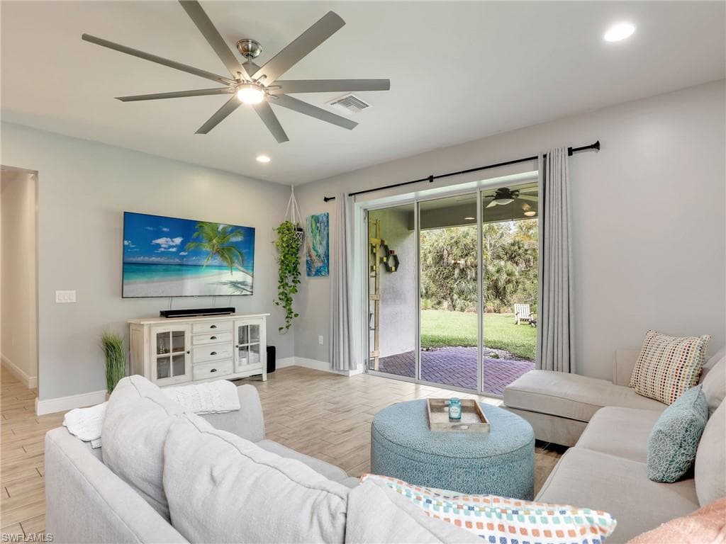 3853 Helmsman DR, NAPLES FL 34120-37