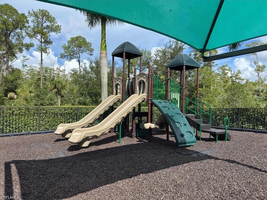 3853 Helmsman DR, NAPLES FL 34120-40