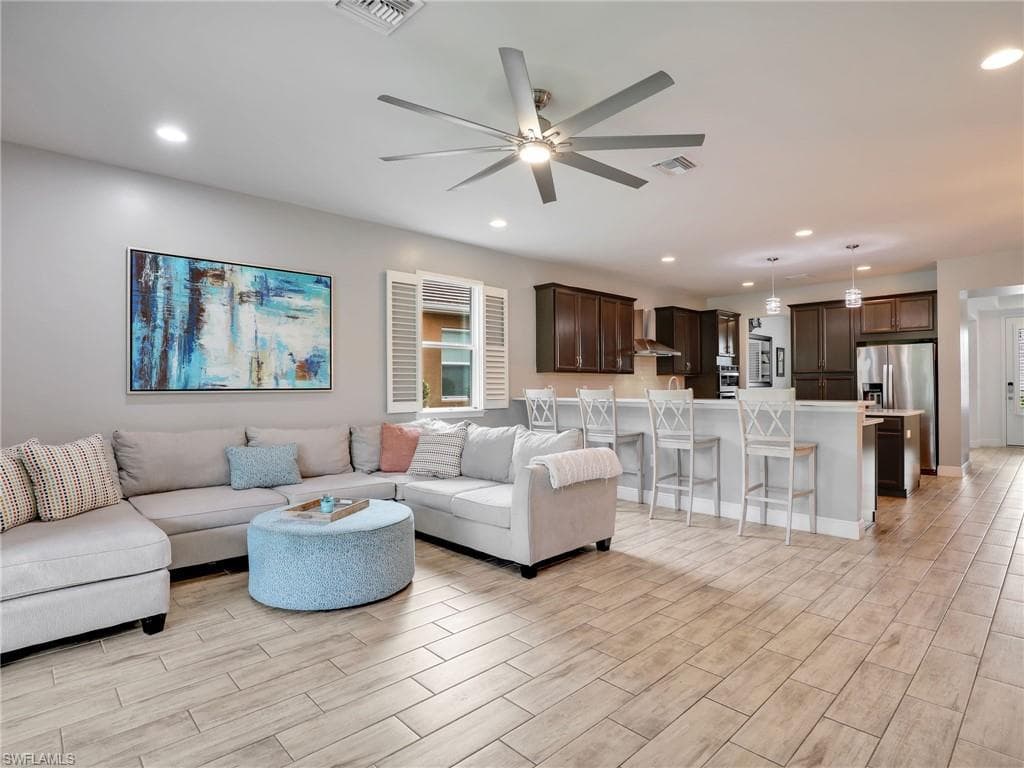 3853 Helmsman DR, NAPLES FL 34120-36