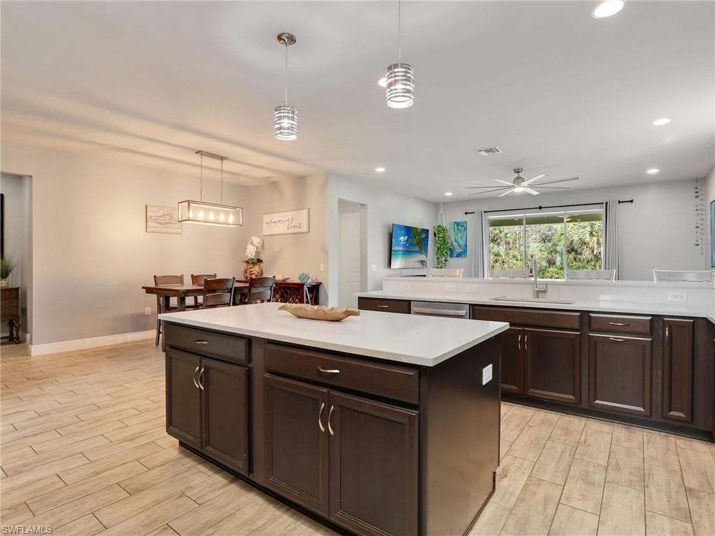 3853 Helmsman DR, NAPLES FL 34120-14
