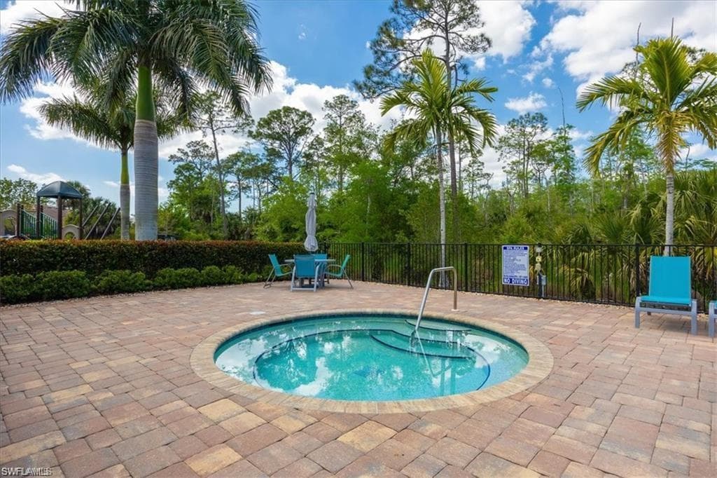 3853 Helmsman DR, NAPLES FL 34120-43