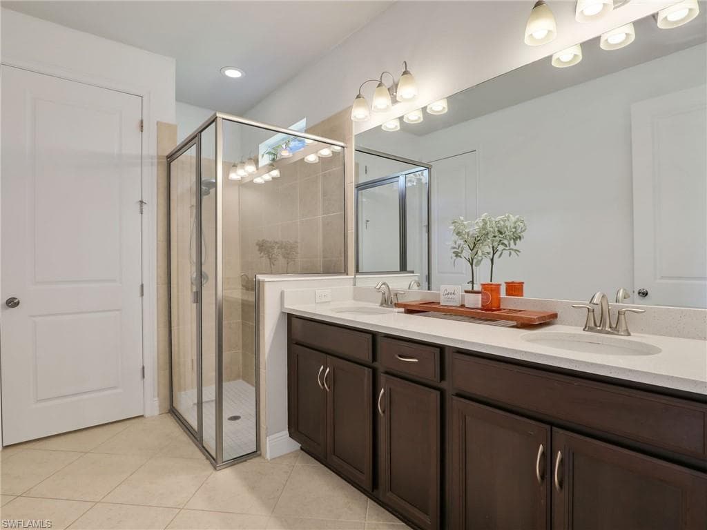 3853 Helmsman DR, NAPLES FL 34120-28