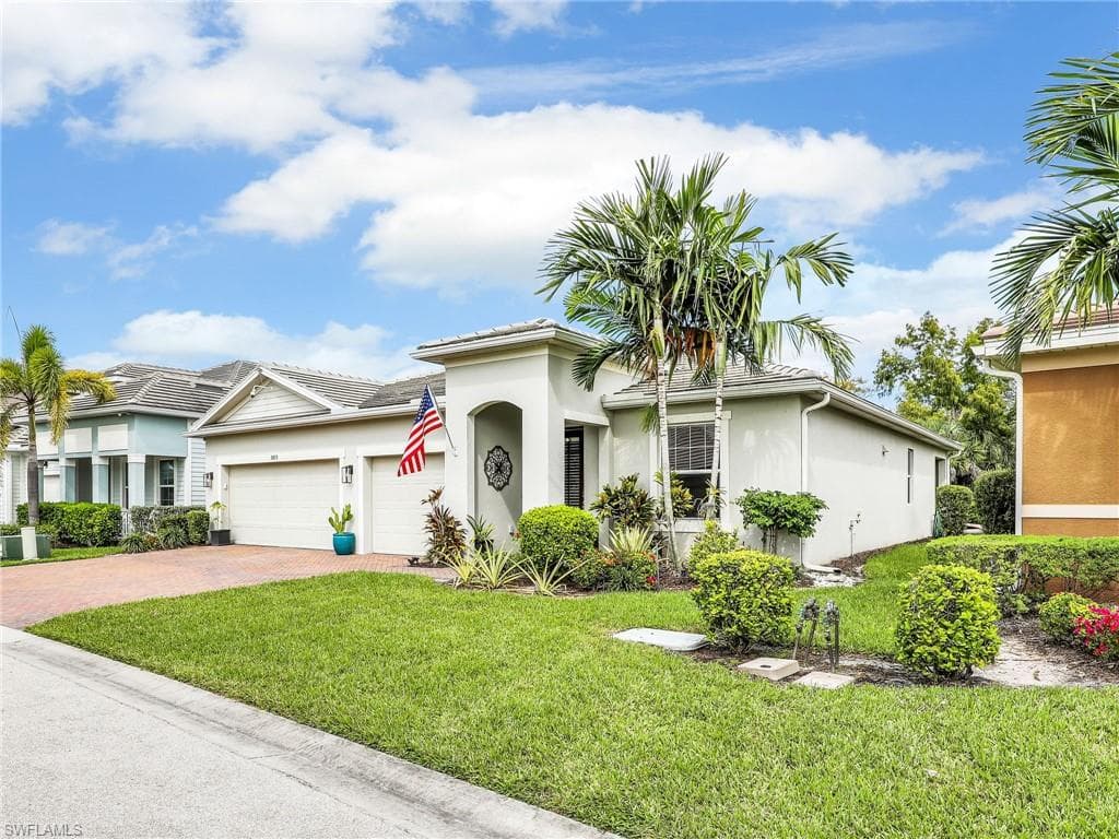 3853 Helmsman DR, NAPLES FL 34120-3