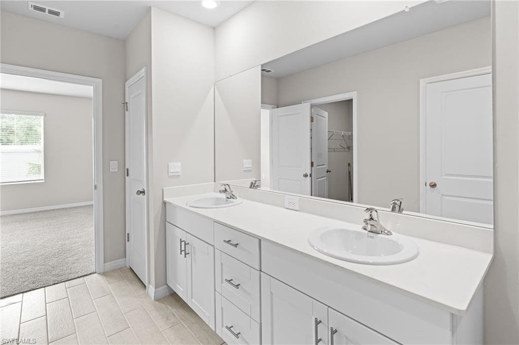 1150 Brooklands DR, FORT MYERS FL 33905-16