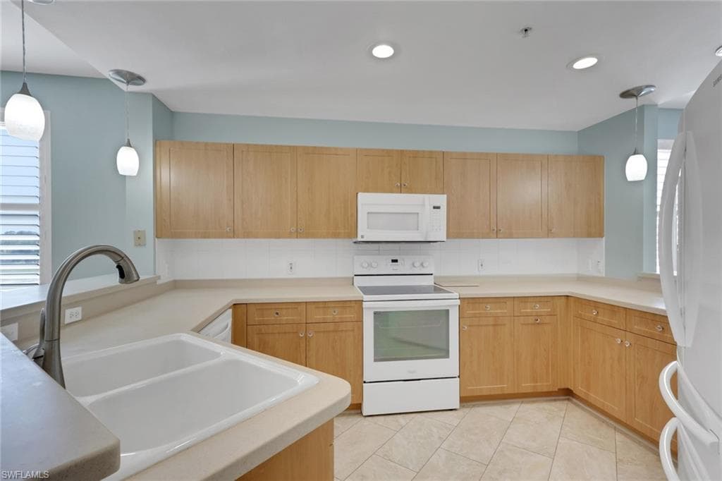 4005 Palm Tree BLVD # 208, CAPE CORAL FL 33904-3