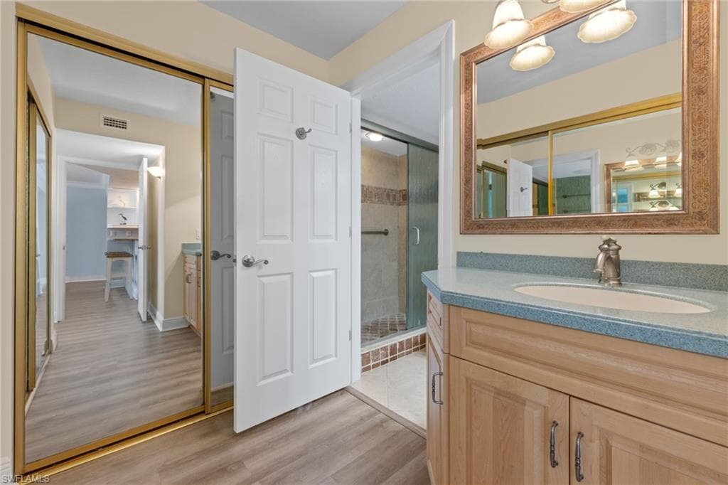 2929 W Gulf DR # 306, SANIBEL FL 33957-19