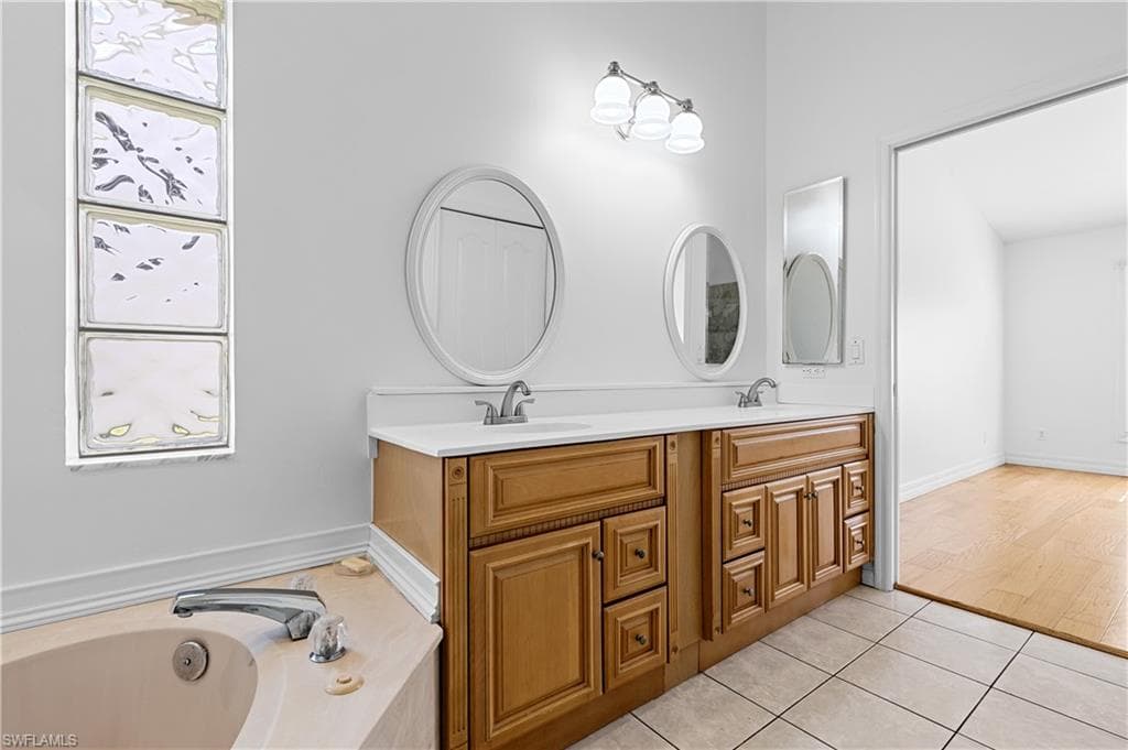 3739 Sabal Springs BLVD, NORTH FORT MYERS FL 33917-24