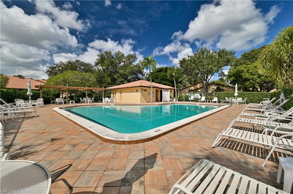 13033 Tall Pine CIR, FORT MYERS FL 33907-32