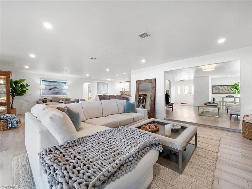 775 Cal Cove DR, FORT MYERS FL 33919-16