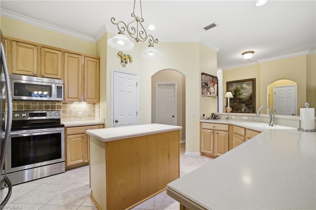 12757 Aston Oaks DR, FORT MYERS FL 33912-11