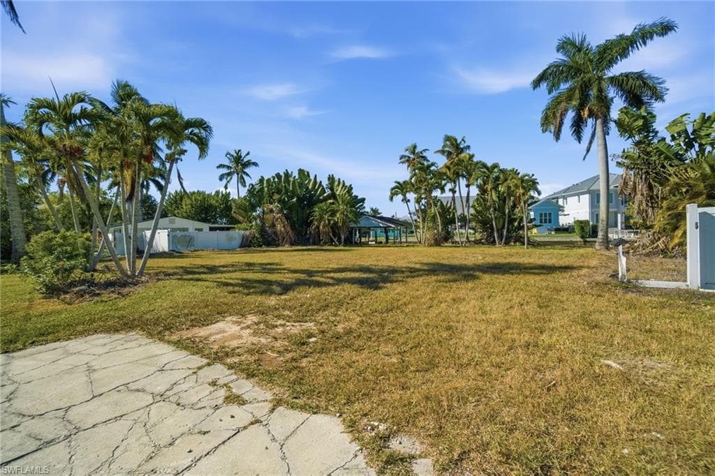 1138 Christopher CT, NAPLES FL 34104-5