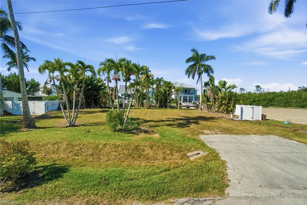 1138 Christopher CT, NAPLES FL 34104-8