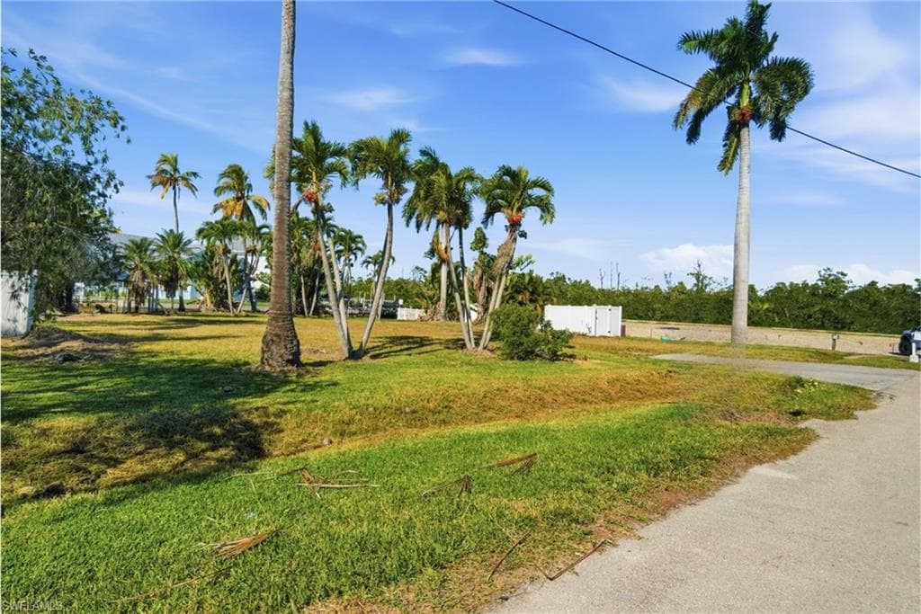 1138 Christopher CT, NAPLES FL 34104-7