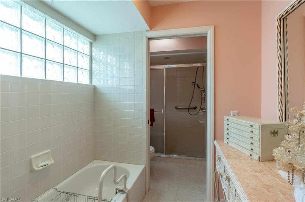 25451 Fairway Dunes CT, BONITA SPRINGS FL 34135-17