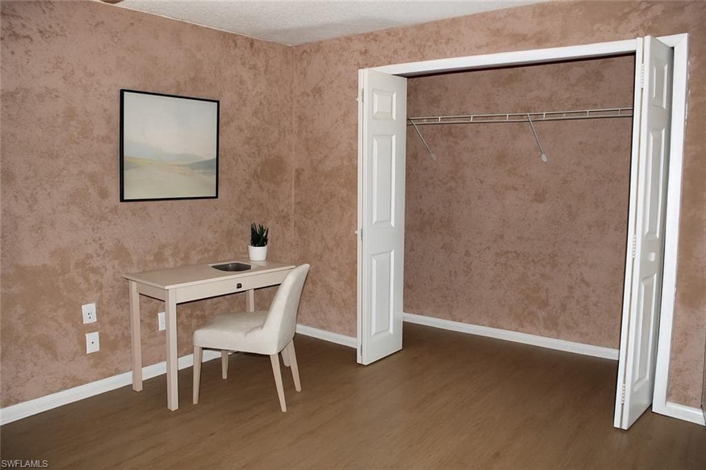 537 Landmark DR, NAPLES FL 34112-15