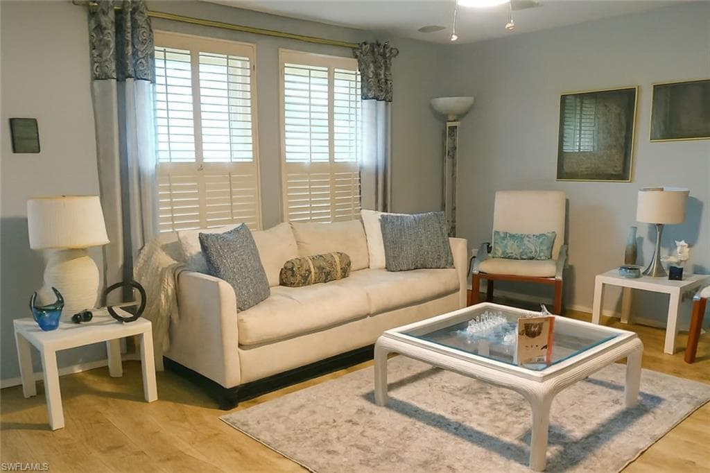 537 Landmark DR, NAPLES FL 34112-6