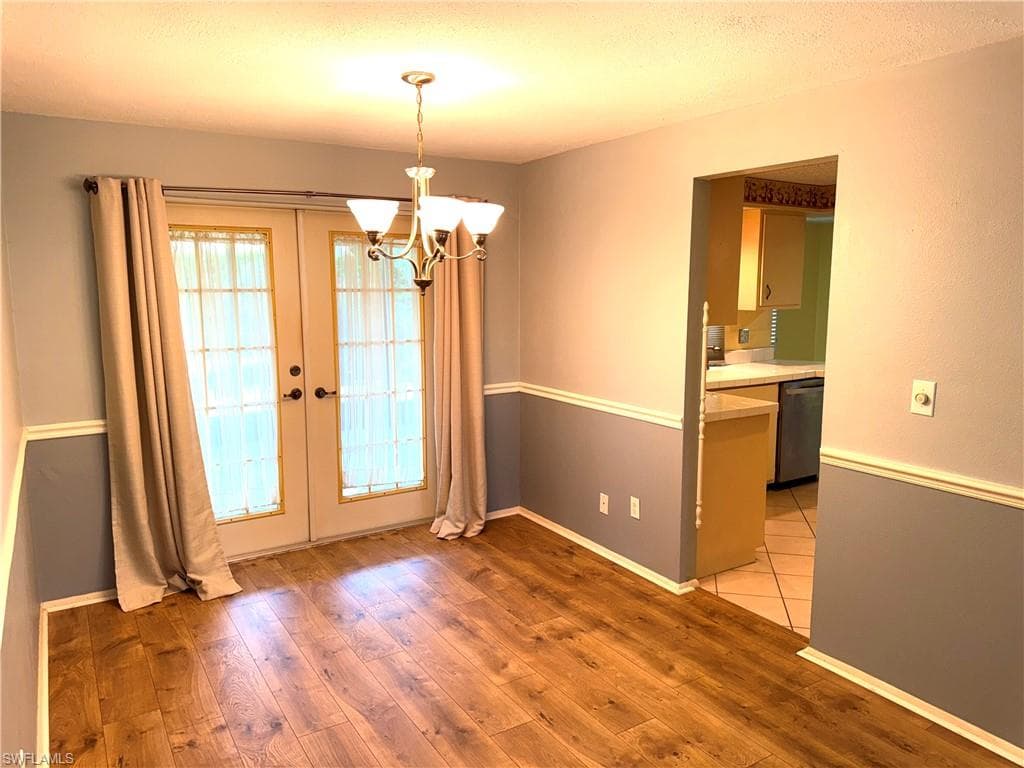 537 Landmark DR, NAPLES FL 34112-9