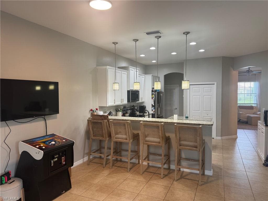 2557 Ashbury CIR-6