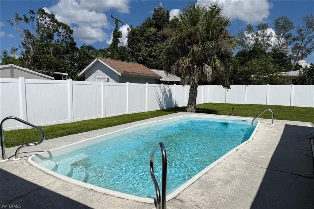 6675 Fiesta WAY, FORT MYERS FL 33919-1