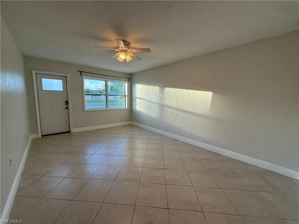 6675 Fiesta WAY, FORT MYERS FL 33919-2