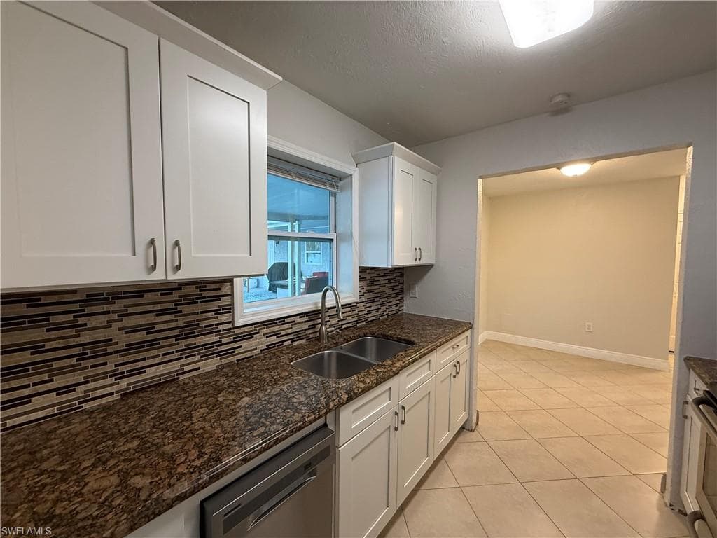 6675 Fiesta WAY, FORT MYERS FL 33919-8