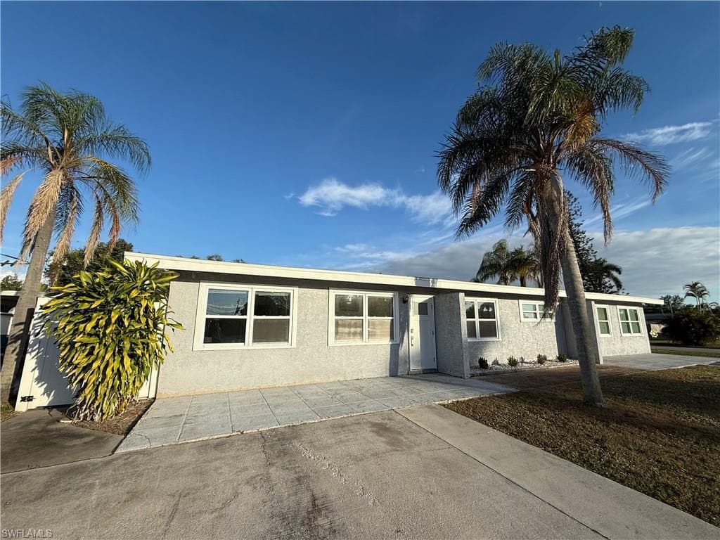 6675 Fiesta WAY, FORT MYERS FL 33919-14