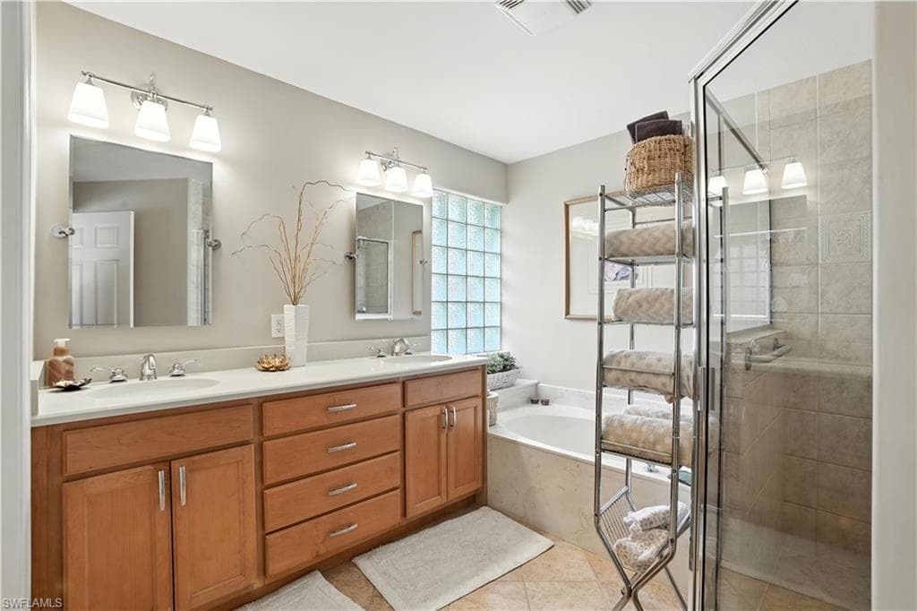 1381 Areca CV, NAPLES FL 34119-8