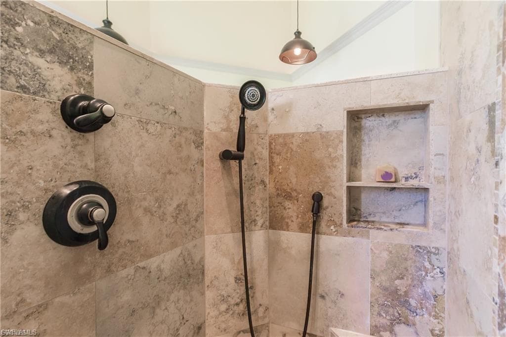 12122 Siesta DR, FORT MYERS BEACH FL 33931-16