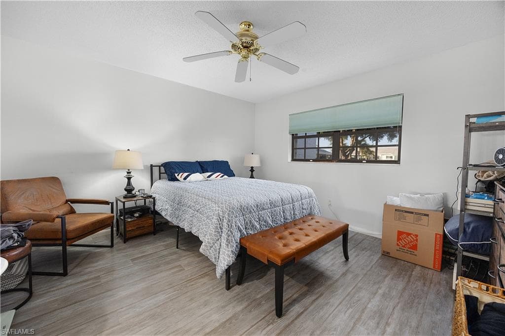 1513 Edgewater CIR, FORT MYERS FL 33919-12